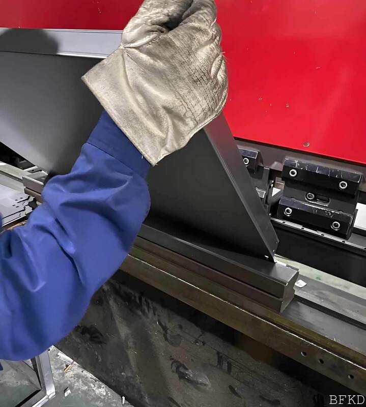 High Precision Sheet Metal Bending & Press Brake Bending with ±0.1mm Tolerance for Customizable Metal Parts Manufacturing